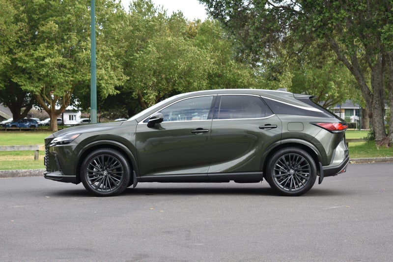 2025 Lexus RX 450h+ Limited 2.5P PHEV AWD SUV image 3