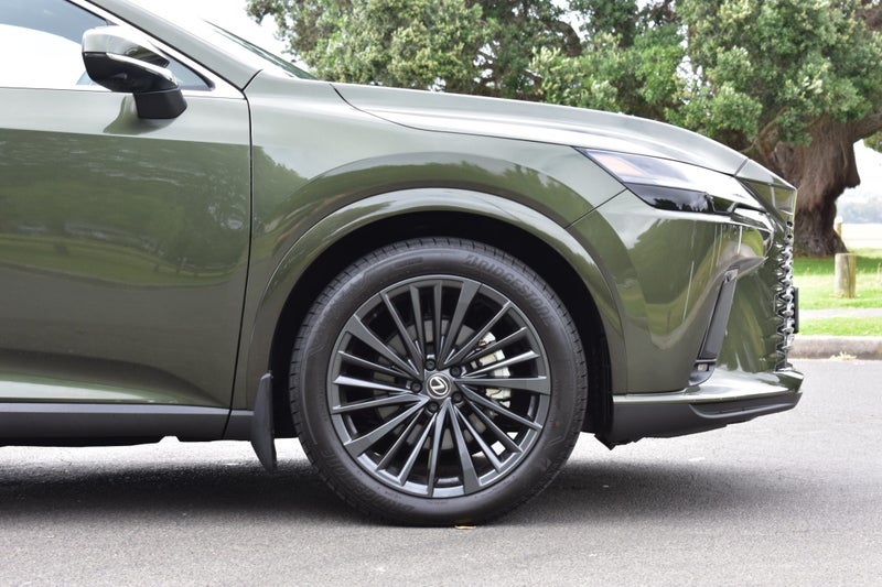 2025 Lexus RX 450h+ Limited 2.5P PHEV AWD SUV image 5