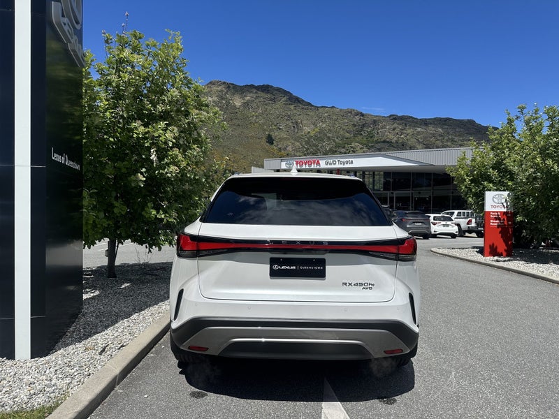 2025 Lexus RX 450h+ Limited AWD image 2