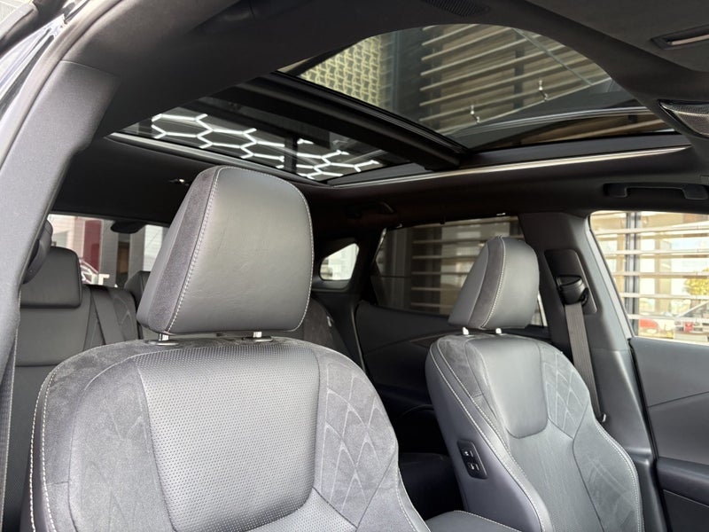 2025 Lexus RX 450h+ Limited PHEV AWD image 2