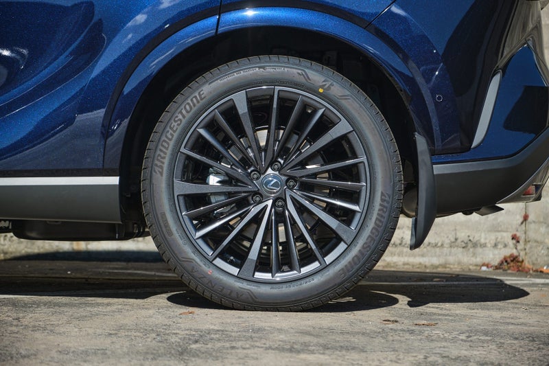 2025 Lexus RX 450h+ RX 450h+ Limited image 4