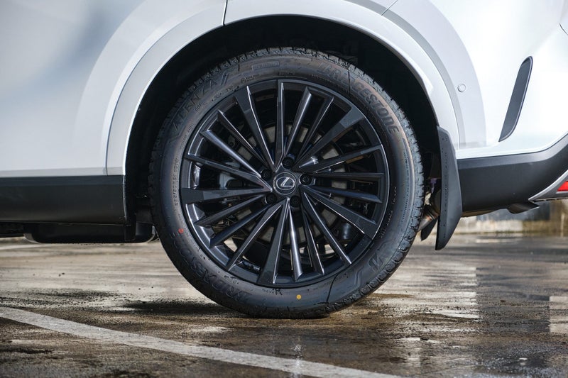 2025 Lexus RX 450h+ RX 450h+ Limited 2.5P PHEV... image 4