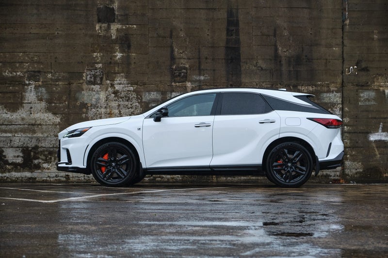 2025 Lexus RX 500h Black Line Edition image 3