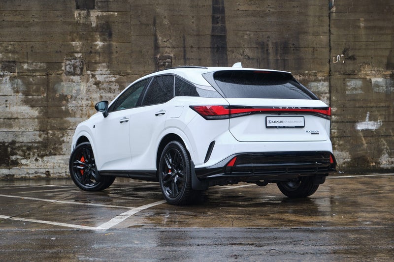 2025 Lexus RX 500h Black Line Edition image 5