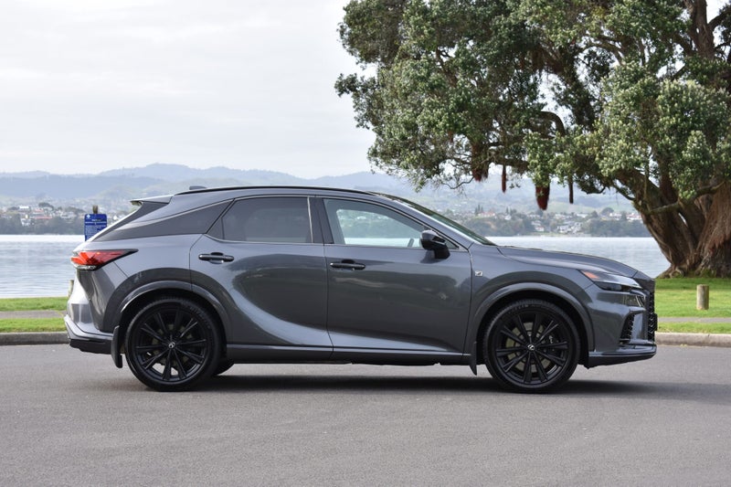 2025 Lexus RX 500h F Sport 2.4PT 1MHEV 6AT AWD SUV image 4