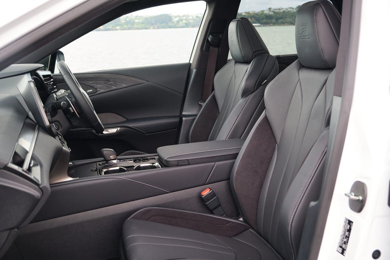 2025 Lexus RX 500h F Sport AWD image 2