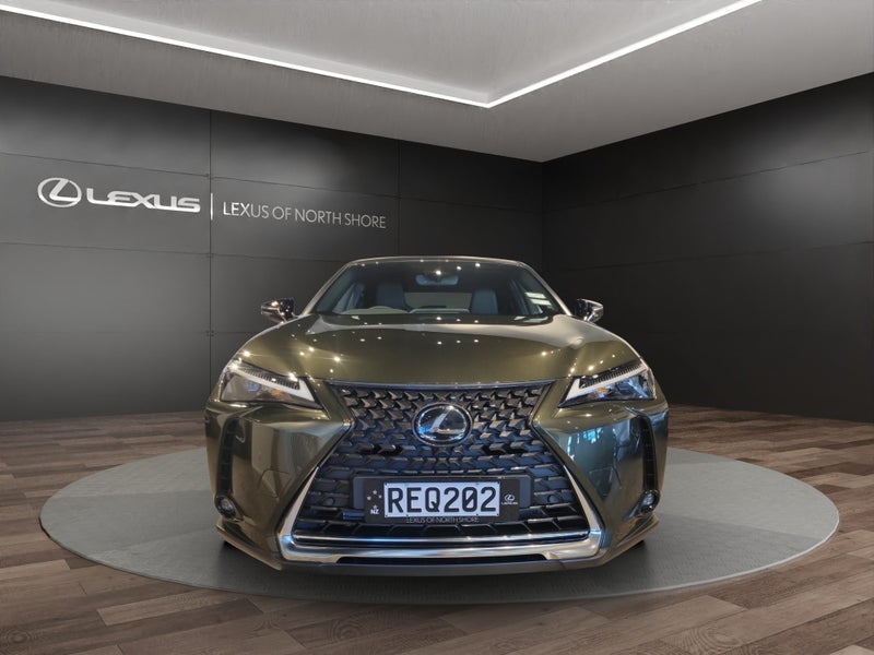 2025 Lexus UX 300e Electric FWD SUV image 2