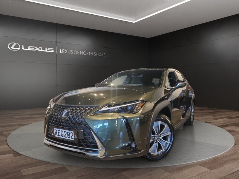 2025 Lexus UX 300e Electric FWD SUV image 3