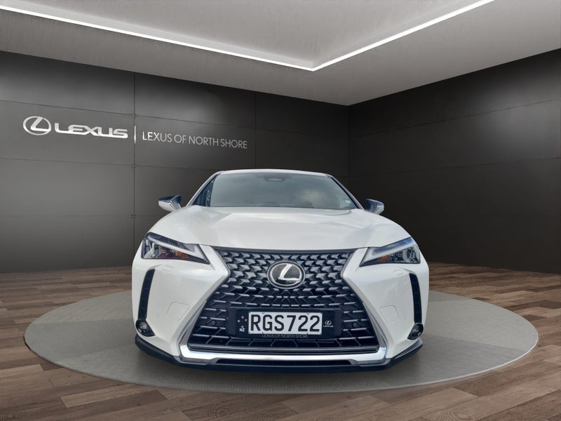 2025 Lexus UX 300e UX 300EPremium BEV FWD SUV/5... image 2