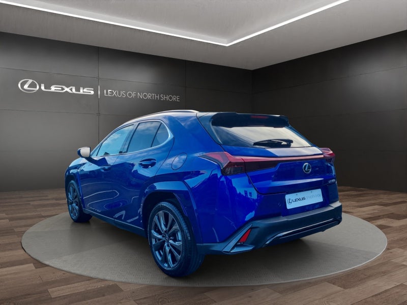 2025 Lexus UX 300h F Sport 2.0L Hybrid FWD SUV image 5