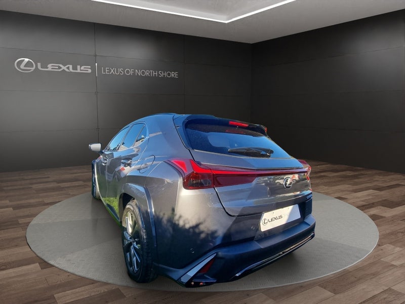 2025 Lexus UX 300h F Sport 2.0L Hybrid FWD SUV image 4