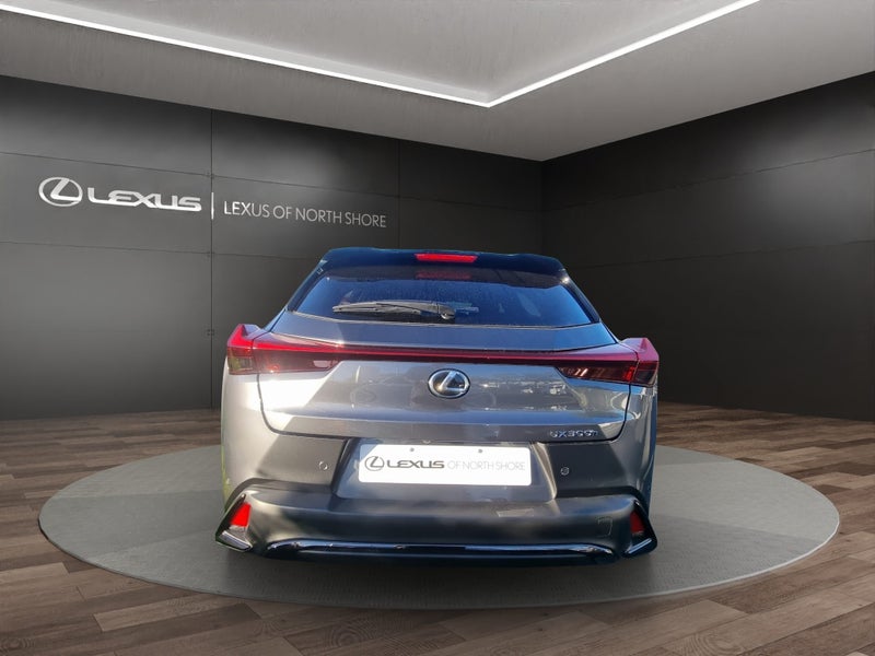 2025 Lexus UX 300h F Sport 2.0L Hybrid FWD SUV image 5