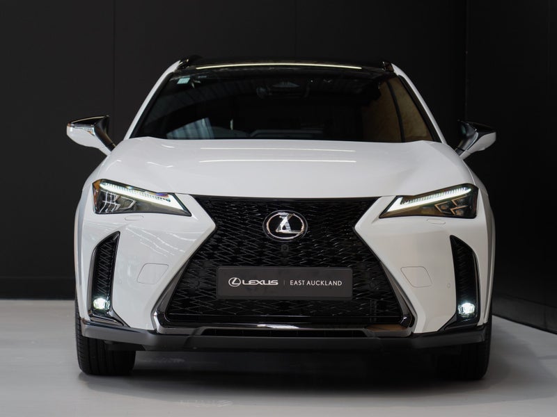 2025 Lexus UX 300h F Sport 2.0P HV ECVT FWD image 4