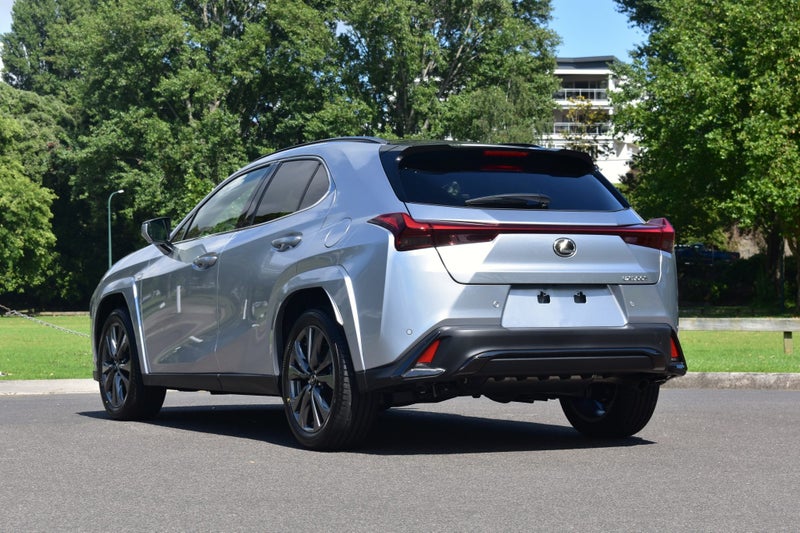 2025 Lexus UX 300h F Sport 2.0P HV ECVT FWD SUV image 2
