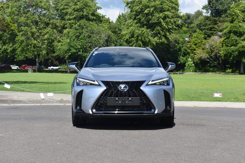 2025 Lexus UX 300h F Sport 2.0P HV ECVT FWD SUV image 3