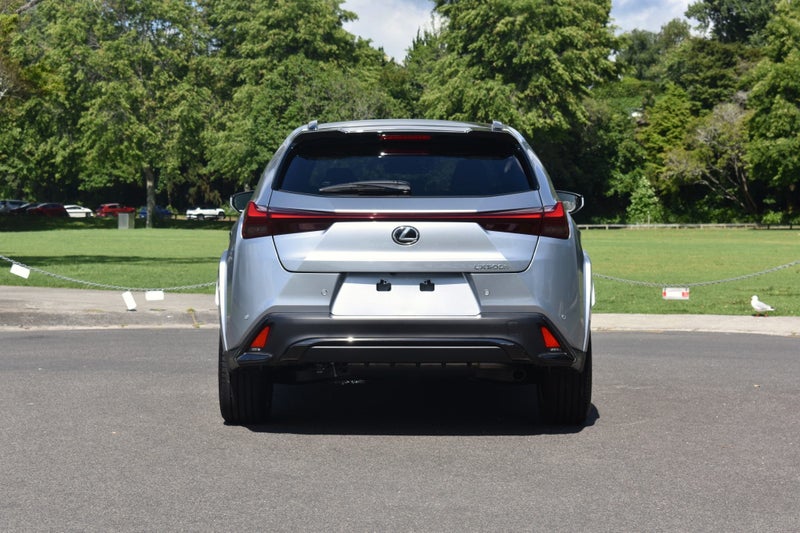 2025 Lexus UX 300h F Sport 2.0P HV ECVT FWD SUV image 5
