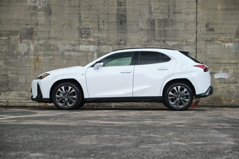 2025 Lexus UX 300h F Sport FWD image 3