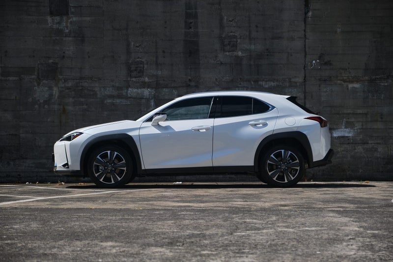 2025 Lexus UX 300h Limited image 3