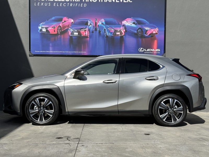 2025 Lexus UX 300h Limited 2.0L Hybrid image 4