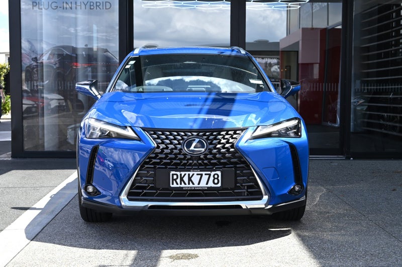 2025 Lexus UX 300h Limited 2.0L Hybrid image 4