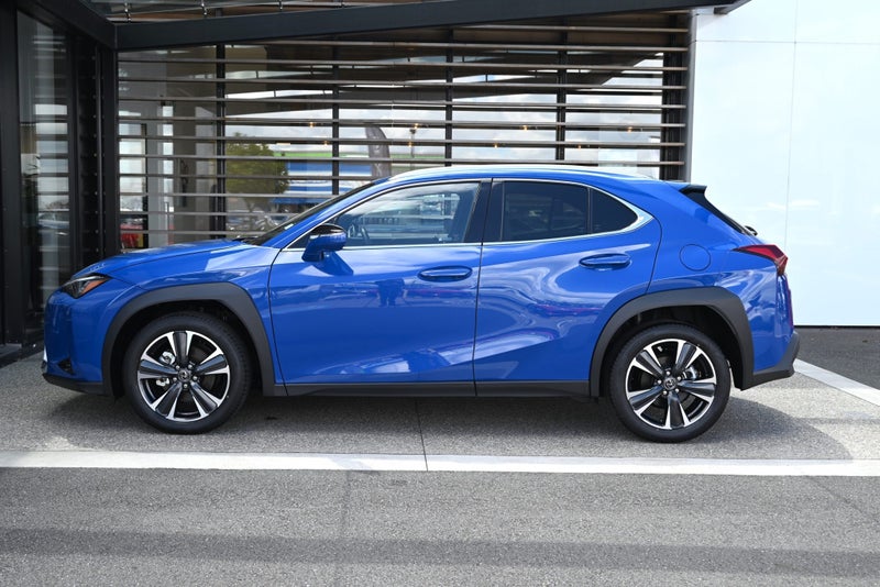 2025 Lexus UX 300h Limited 2.0L Hybrid image 5