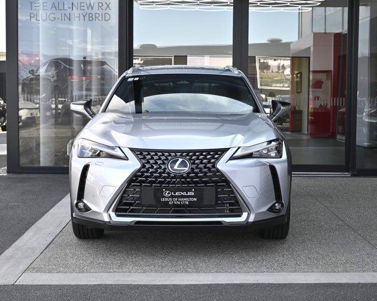 2025 Lexus UX 300h Limited 2.0L Hybrid AWD image 3