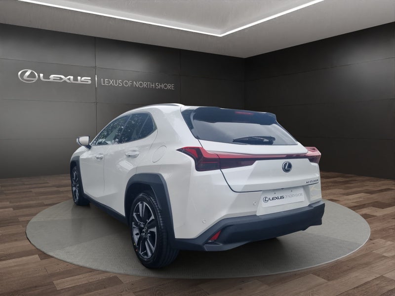 2025 Lexus UX 300h Limited 2.0L Hybrid AWD SUV image 5