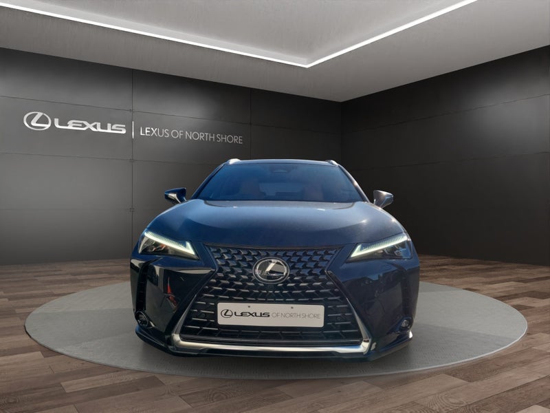 2025 Lexus UX 300h Limited 2.0L Hybrid FWD SUV image 2