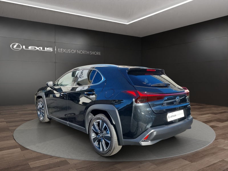 2025 Lexus UX 300h Limited 2.0L Hybrid FWD SUV image 5