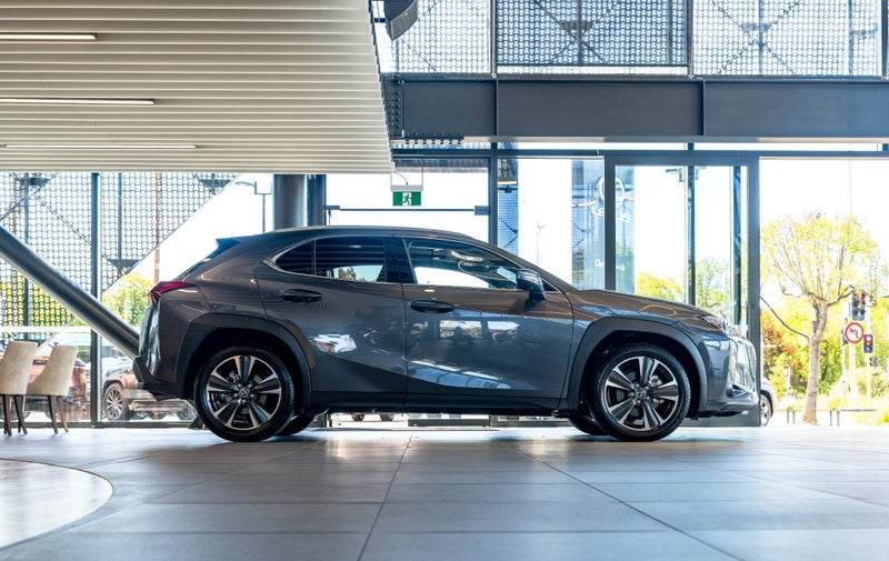 2025 Lexus UX 300h Limited 2.0L Hybrid Petrol A... image 2
