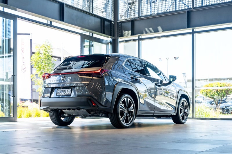 2025 Lexus UX 300h Limited 2.0L Hybrid Petrol A... image 3