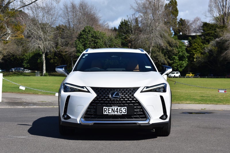 2025 Lexus UX 300h Limited 2.0P HV ECVT FWD SUV image 2