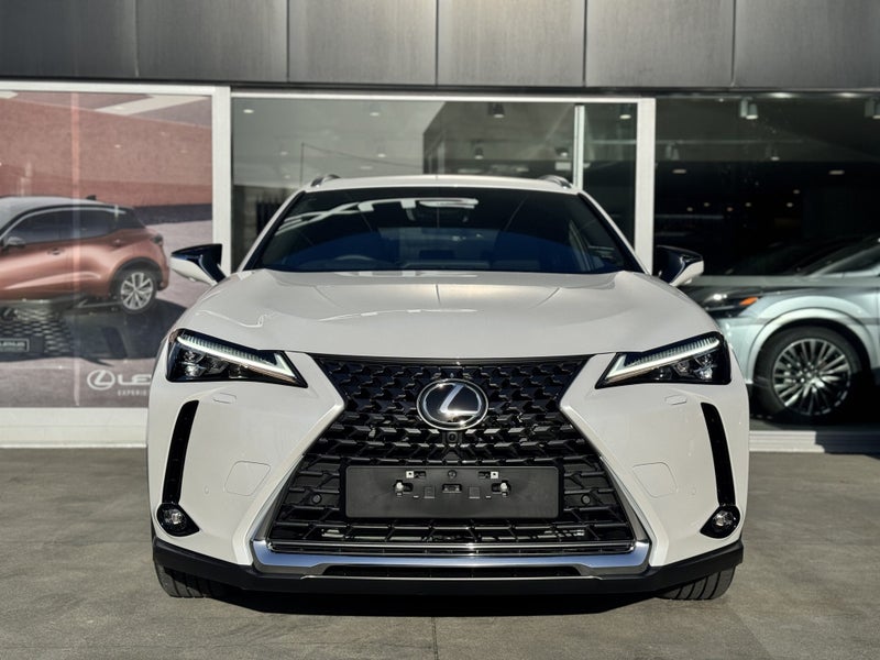 2025 Lexus UX 300h Limited 2.0Ph FWD image 3