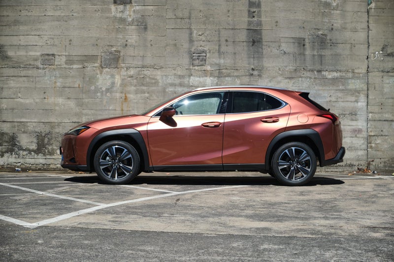 2025 Lexus UX 300h Limited image 3
