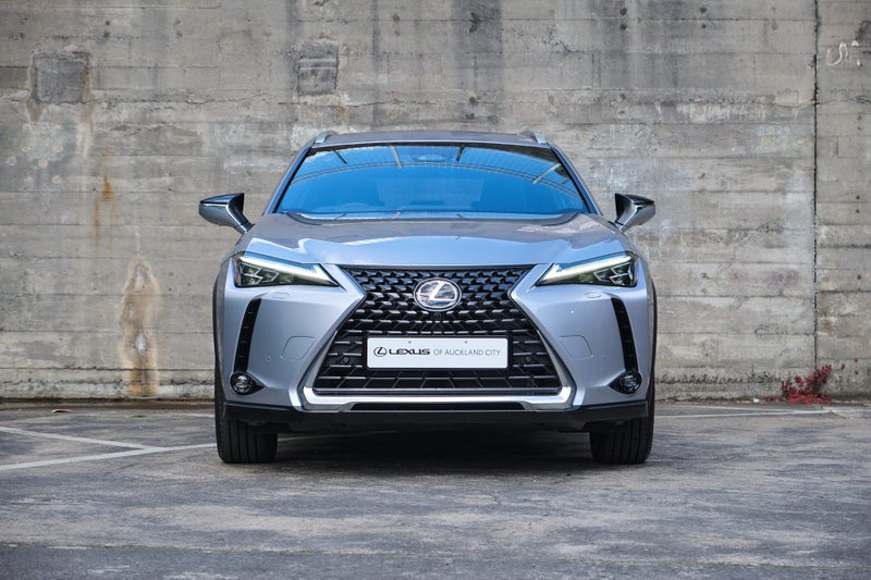 2025 Lexus UX 300h Limited FWD image 2