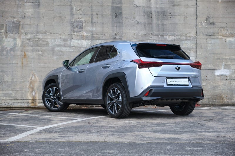 2025 Lexus UX 300h Limited FWD image 4