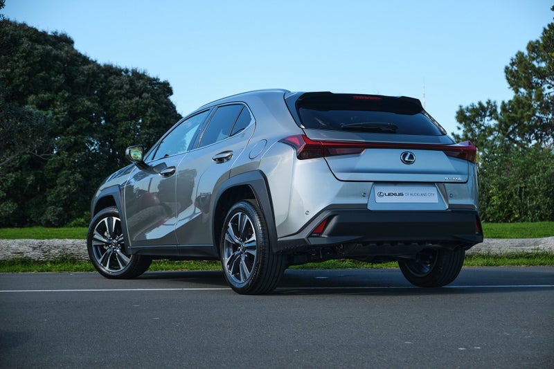 2025 Lexus UX 300h Premium 2.0P HV ECVT FWD SUV... image 4