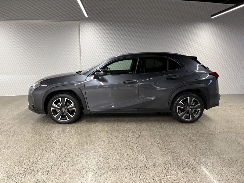 2025 Lexus UX 300h Premium 2.0P HV ECVT FWD SUV... image 4