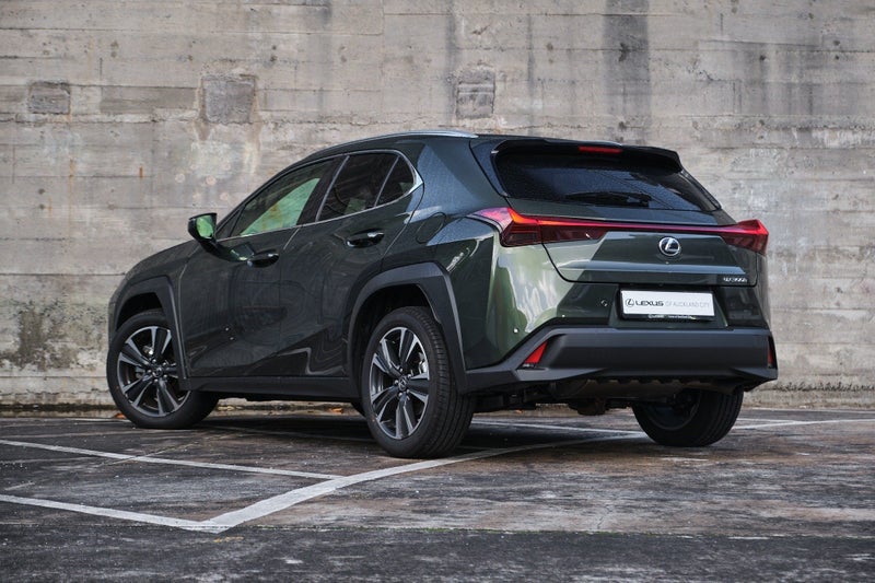 2025 Lexus UX 300h Premium 2.0P HV ECVT FWD SUV... image 5