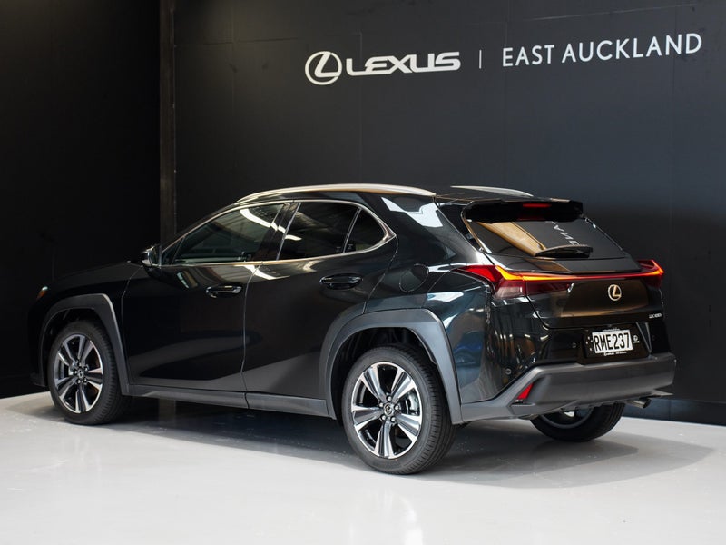 2025 Lexus UX 300h Premium 2.0P HV ECVT FWD SUV... image 2
