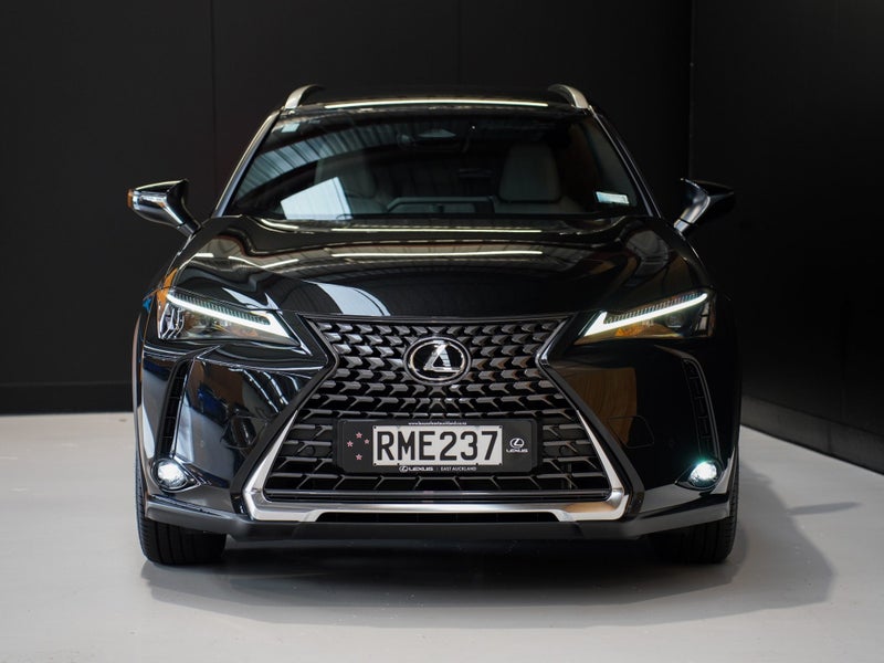 2025 Lexus UX 300h Premium 2.0P HV ECVT FWD SUV... image 3