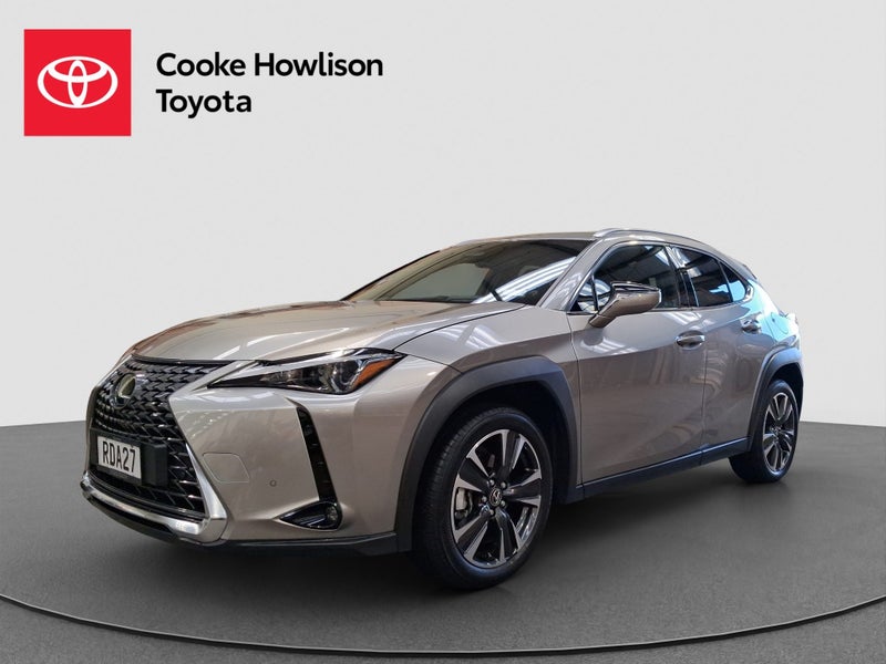 2025 Lexus UX 300h Premium image 3