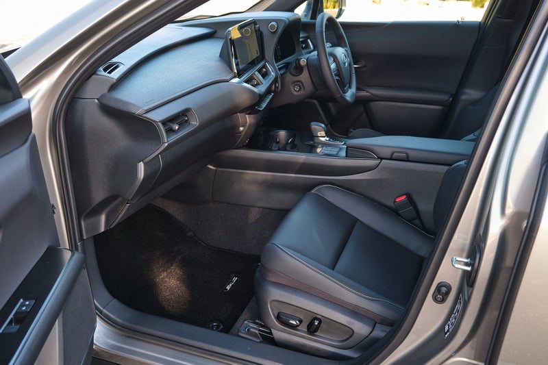 2025 Lexus UX 300h Premium AWD image 5