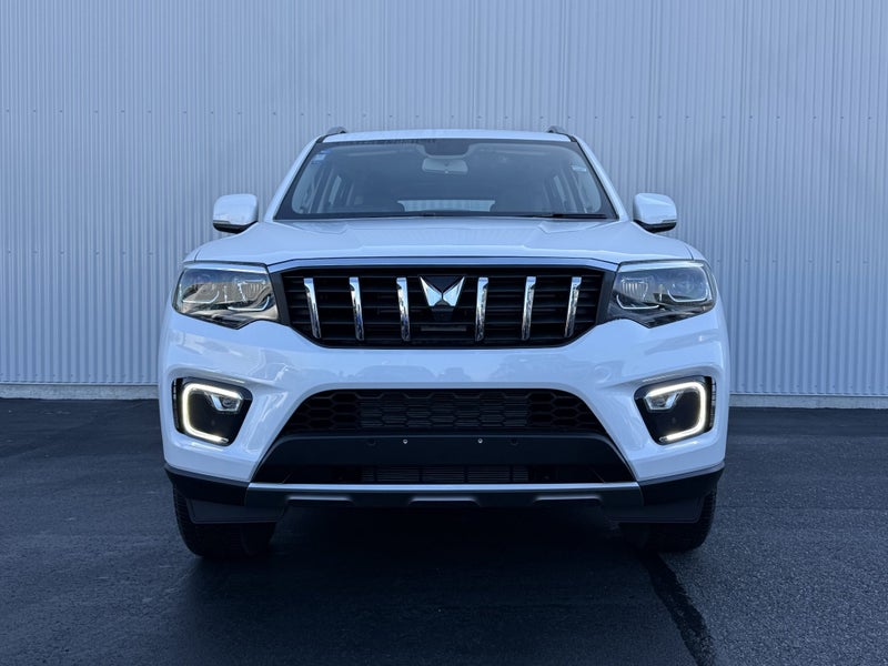 2025 Mahindra Scorpio Z8l 4WD 7 SEATER image 2