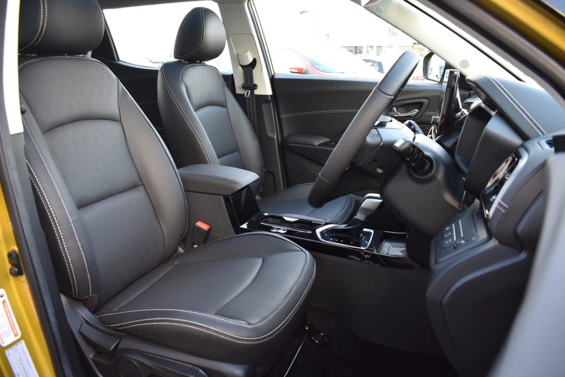 2025 Mahindra XUV 3XO Ax7L Top Spec image 5