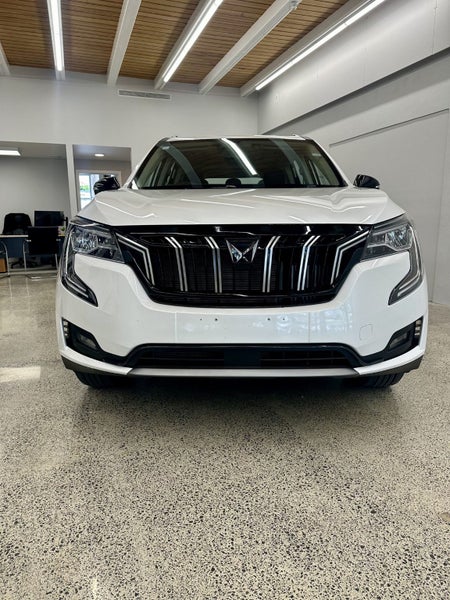 2025 Mahindra XUV700 AX5 image 2