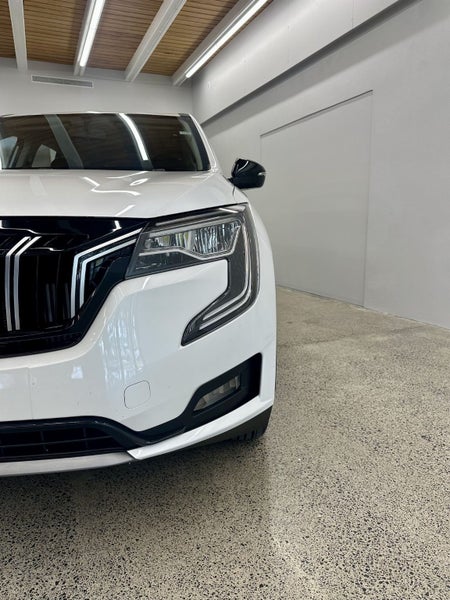 2025 Mahindra XUV700 AX5 image 3