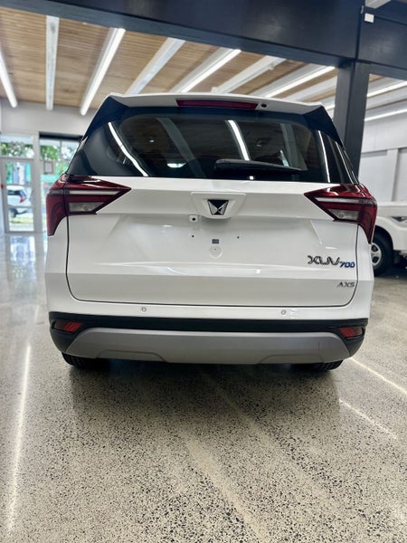 2025 Mahindra XUV700 AX5 image 5