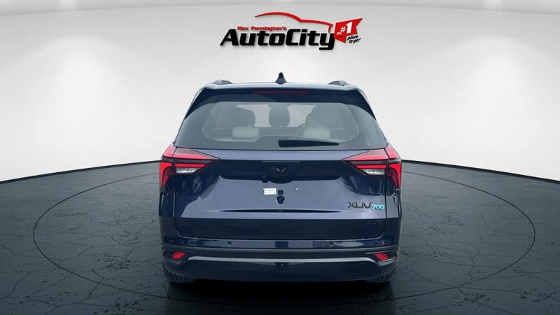 2025 Mahindra XUV700 Ax7l 2.0Pt image 4