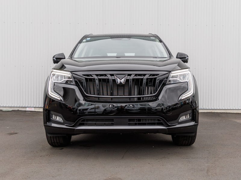 2025 Mahindra XUV700 AX7L BLACK EDITION image 2